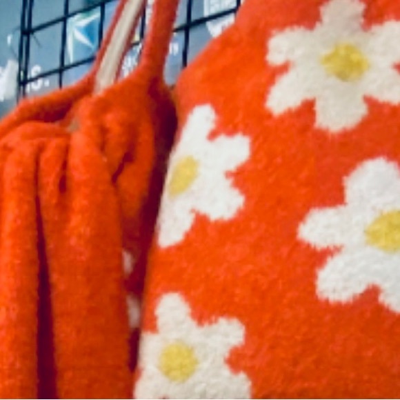 $69 Free People NWT Lined Tote Bag Matching Scarf Colorful Flower Beautiful Gift - Picture 11 of 14